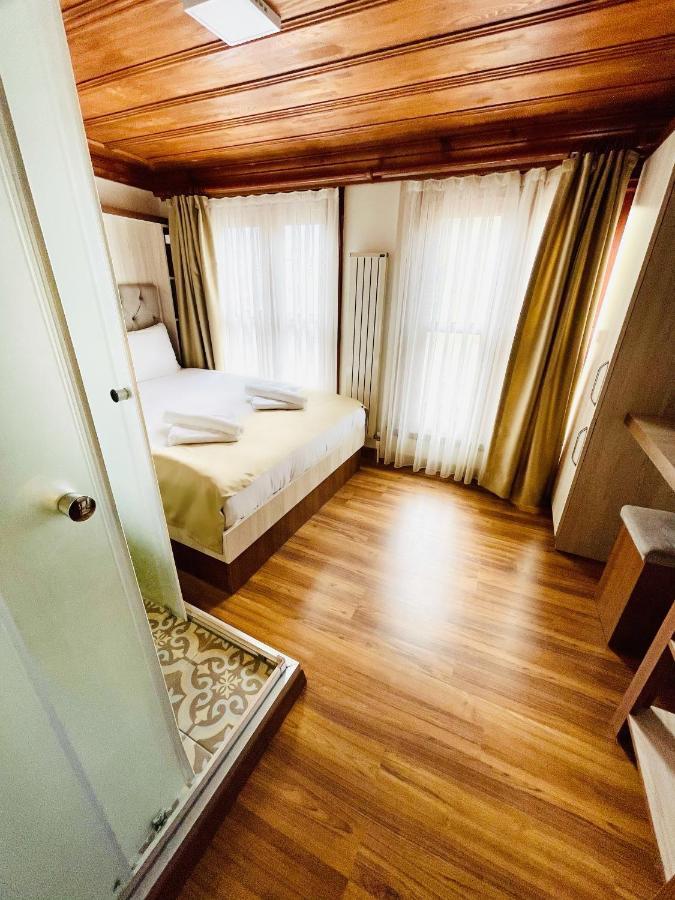 Qonaq Hotel & Suites Istanbul Exterior photo